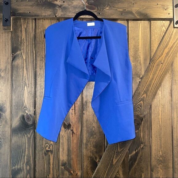 BLVD vest   - Picture 1 of 4